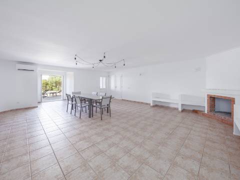 FERRAGUDO - Moradia T5 com vista sobre o Rio Arade