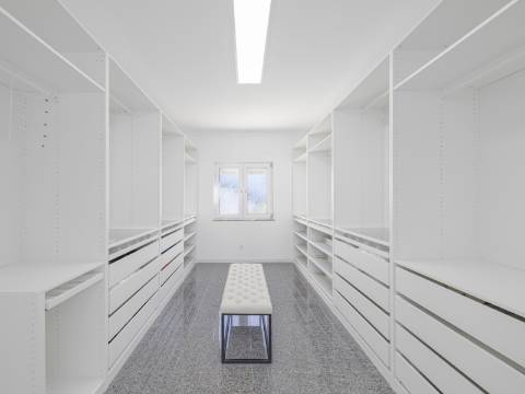 FERRAGUDO - Moradia T5 com vista sobre o Rio Arade