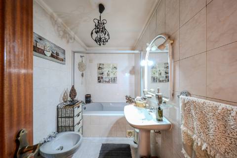 Villa de luxo com 6 quartos, casa de hóspedes e vistas deslumbrantes para o campo