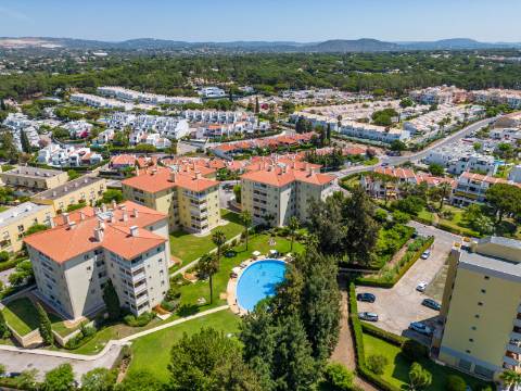VILAMOURA - Apartamento T2 em condomínio privado com piscina