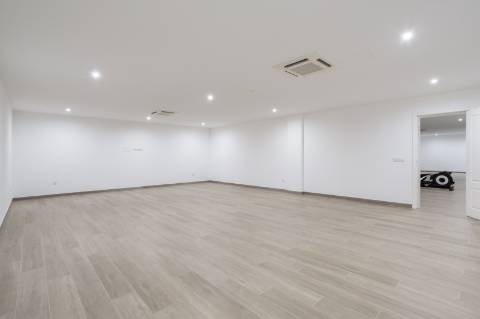 Moradia elegante T3+1 com garagem para 4 carros e vista panorâmica