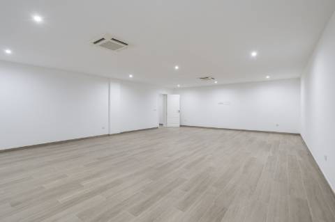 Moradia elegante T3+1 com garagem para 4 carros e vista panorâmica