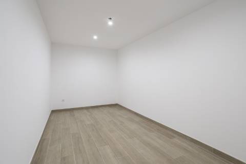 Moradia elegante T3+1 com garagem para 4 carros e vista panorâmica