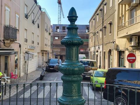 Apartamento com vista num condomínio com Jardim e piscina Arroios