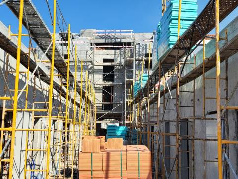 Apartamento com vista num condomínio com Jardim e piscina Arroios