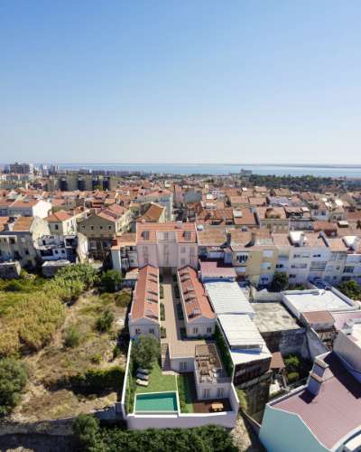 Apartamento com vista num condomínio com Jardim e piscina Arroios