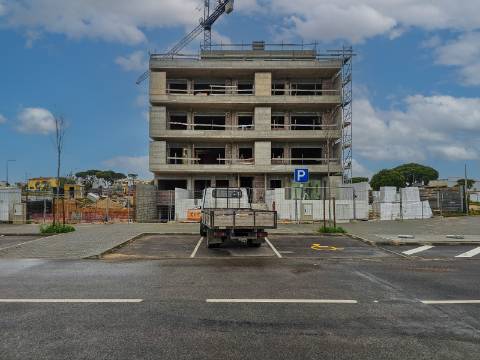 GAMBELAS - T3 penthouse e com terraço privado