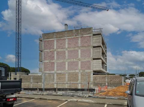 GAMBELAS - T3 penthouse e com terraço privado