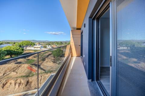 GAMBELAS - T3 penthouse e com terraço privado