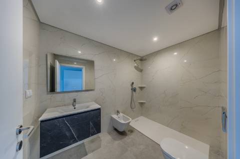 GAMBELAS - T3 penthouse e com terraço privado