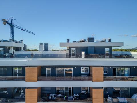 GAMBELAS - T3 penthouse e com terraço privado