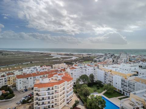 ARMAÇÃO DE PÊRA - Apartamento T2 no último piso com VISTA MAR