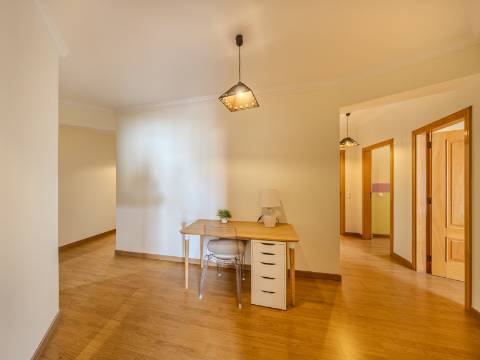 ARMAÇÃO DE PÊRA - Apartamento T2 no último piso com VISTA MAR