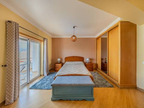 ARMAÇÃO DE PÊRA - Apartamento T2 no último piso com VISTA MAR