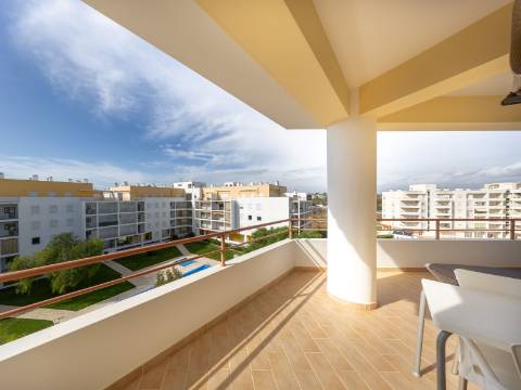 ARMAÇÃO DE PÊRA - Apartamento T2 no último piso com VISTA MAR