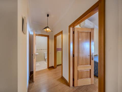 ARMAÇÃO DE PÊRA - Apartamento T2 no último piso com VISTA MAR