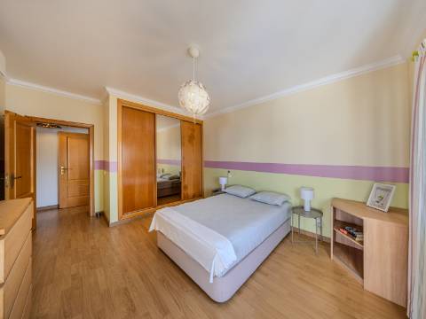 ARMAÇÃO DE PÊRA - Apartamento T2 no último piso com VISTA MAR