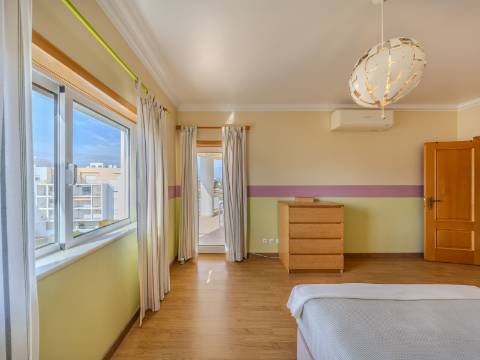 ARMAÇÃO DE PÊRA - Apartamento T2 no último piso com VISTA MAR