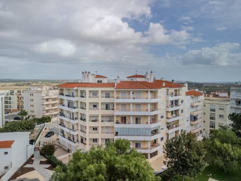 ARMAÇÃO DE PÊRA - Apartamento T2 no último piso com VISTA MAR