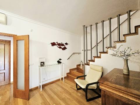 Almancil - Excelente moradia geminada de 3 quartos situada ao sul da Cidade