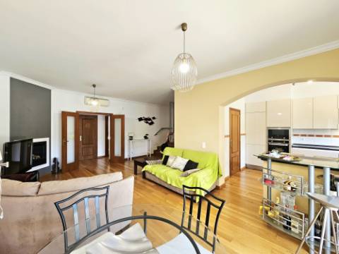 Almancil - Excelente moradia geminada de 3 quartos situada ao sul da Cidade