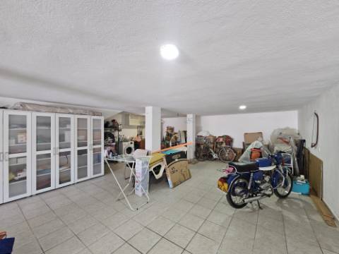 Almancil - Excelente moradia geminada de 3 quartos situada ao sul da Cidade