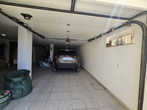 Almancil - Excelente moradia geminada de 3 quartos situada ao sul da Cidade