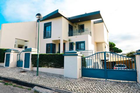 Quarteira Moradia T3+1 Para Venda