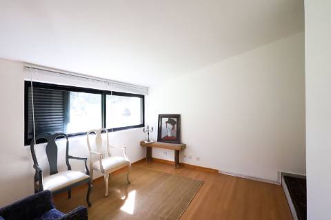 Vilamoura - T3+1 Frente Golf Venda