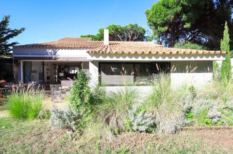 Vilamoura - T3+1 Frente Golf Venda