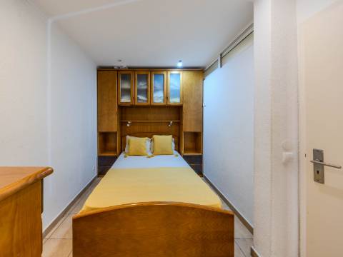 Vilamoura - Moradia em Banda T0+1 em Condomínio com Piscina (Pronta a Habitar)