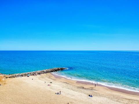 Vilamoura - Moradia em Banda T0+1 em Condomínio com Piscina (Pronta a Habitar)