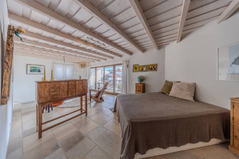 Tavira - Moradia Triplex com Piscina no Coração da Cidade