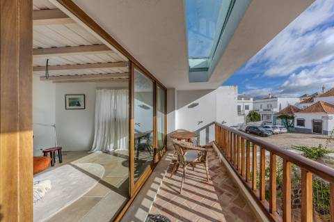 Tavira - Moradia Triplex com Piscina no Coração da Cidade