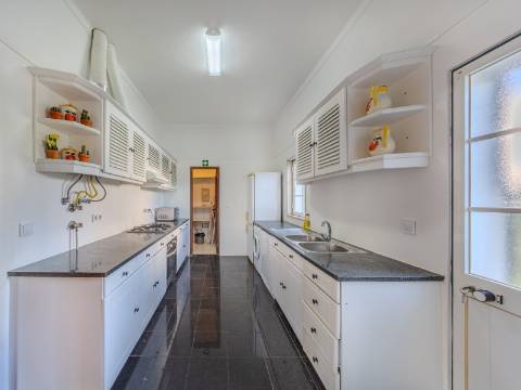 Vilamoura - Fantástica moradia de 4 quartos com amplas áreas em localização privilegiada