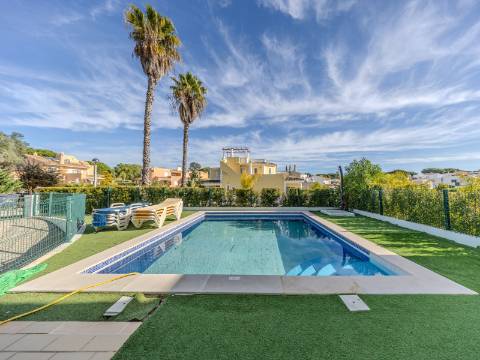 Vilamoura - Fantástica moradia de 4 quartos com amplas áreas em localização privilegiada