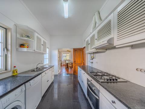 Vilamoura - Fantástica moradia de 4 quartos com amplas áreas em localização privilegiada