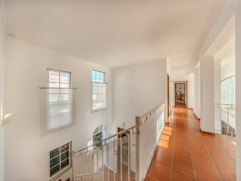 Vilamoura - Fantástica moradia de 4 quartos com amplas áreas em localização privilegiada