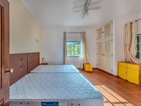 Vilamoura - Fantástica moradia de 4 quartos com amplas áreas em localização privilegiada