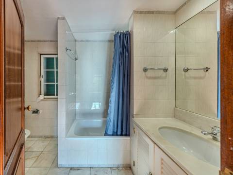 Vilamoura - Fantástica moradia de 4 quartos com amplas áreas em localização privilegiada