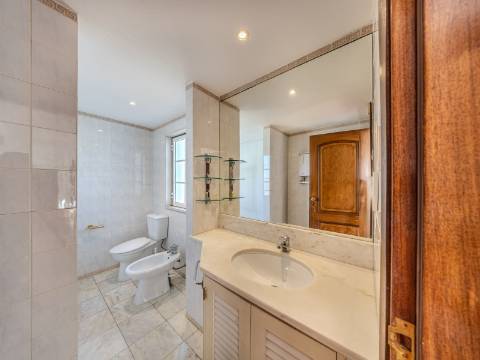 Vilamoura - Fantástica moradia de 4 quartos com amplas áreas em localização privilegiada