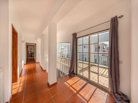 Vilamoura - Fantástica moradia de 4 quartos com amplas áreas em localização privilegiada