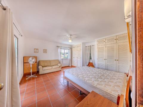 Vilamoura - Fantástica moradia de 4 quartos com amplas áreas em localização privilegiada