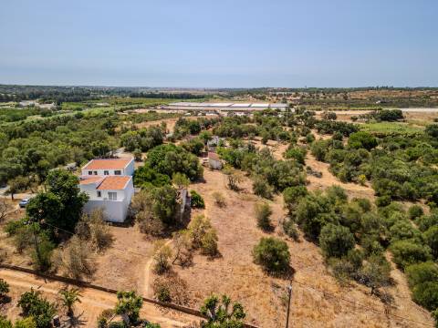 Almancil - Terreno com 2 ruínas