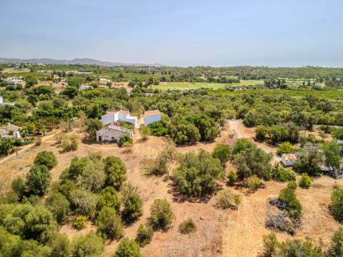 Almancil - Terreno com 2 ruínas