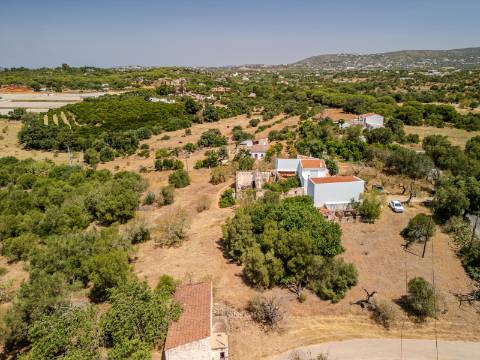 Almancil - Terreno com 2 ruínas