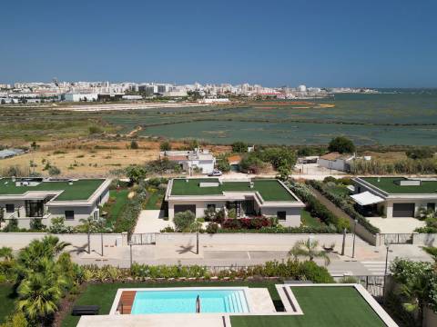 Faro - Moradia T4 em condomínio de luxo com vista para a Ria Formosa