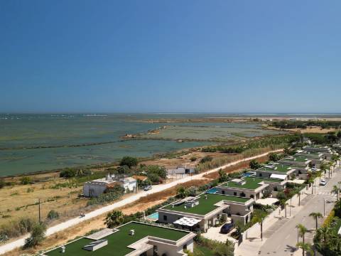 Faro - Moradia T4 em condomínio de luxo com vista para a Ria Formosa