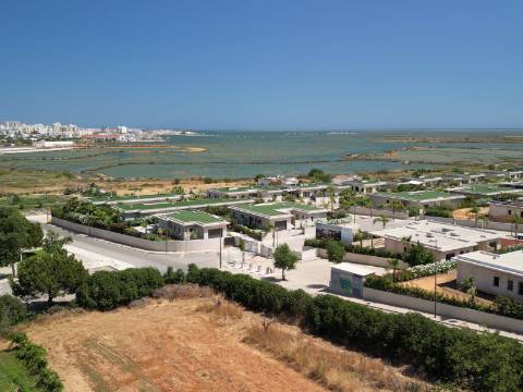 Faro - Moradia T4 em condomínio de luxo com vista para a Ria Formosa