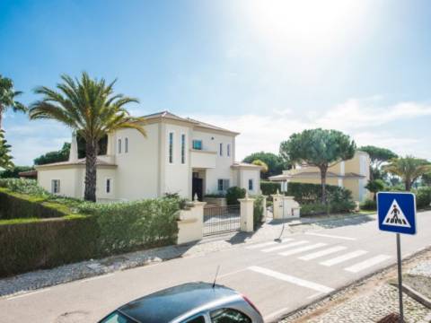 VILA SOL - Moradia de 4 Quartos em Vilamoura, Propriedade de Golfe